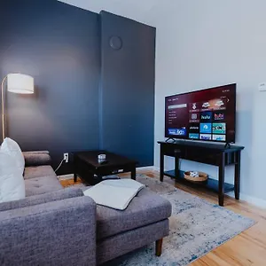 Chic 1br Balcony & Laundry Soulard Saint Louis